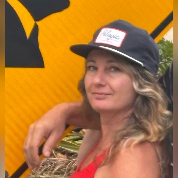 Meet your Posher, Laura - Picture 2 of 3